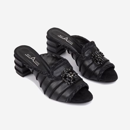 Mule Black